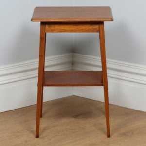 Antique English Arts & Crafts Oak Occasional Square Lamp Side Table (Circa 1910)
