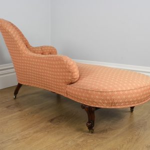 Antique Small Victorian Walnut Button Upholstered Chaise Longue (Circa 1860 - 1880)