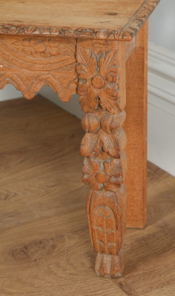 Antique English Victorian Gothic Carved Scrub Oak Hall / Window Bench (Circa 1860) - yolagray.com