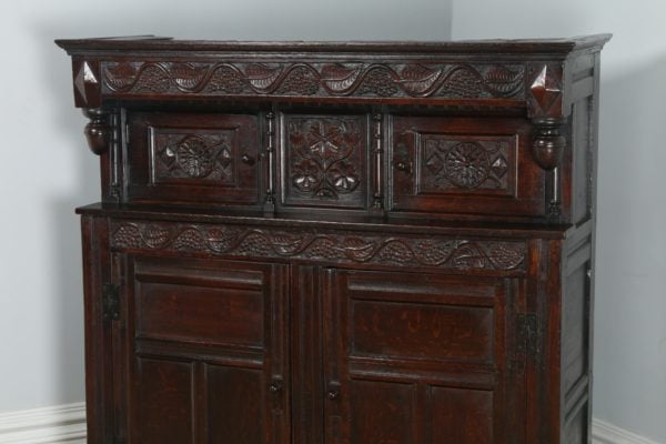 Antique Charles II Lancashire Oak Court / Press / Housekeepers Cupboard (Circa 1680) - yolagray.com