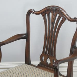 Set of Eight English Georgian Hepplewhite Style Mahogany Dining Chairs (Circa 1970) - yolagray.com