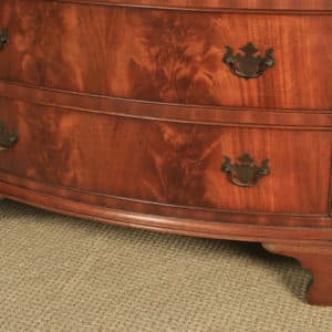 Vintage Pair of English Georgian Style Flame Mahogany Bow Front Bachelor Bedside Chests of Drawers (Circa 1950) - yolagray.com