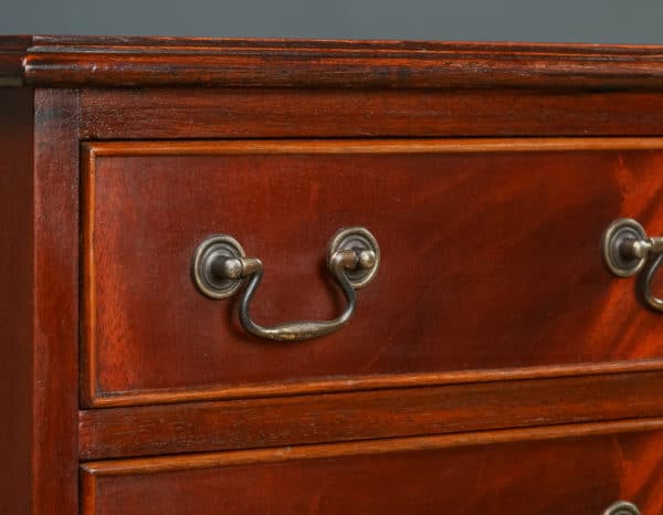 English Georgian Style Mahogany Bedside Chest of Drawers Table / Nightstand (Circa 1990)
