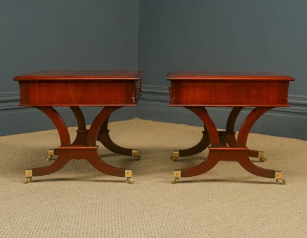 English Pair of Georgian Regency Style Flame Mahogany Side Lamp Bedside Tables by Charles Barr (Circa 1980)