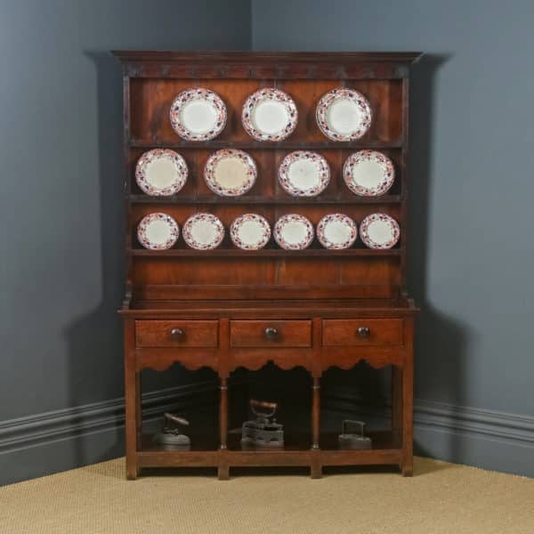 Antique Welsh Georgian Oak Three Drawer Dresser Base Sideboard Potboard & Rack (Circa 1780)