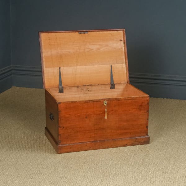 Antique English Victorian Pine Flat-Top Blanket Box Chest Trunk Coffee Table (Circa 1840)